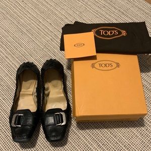 Tod’s black degas with buckle. Women size 8B